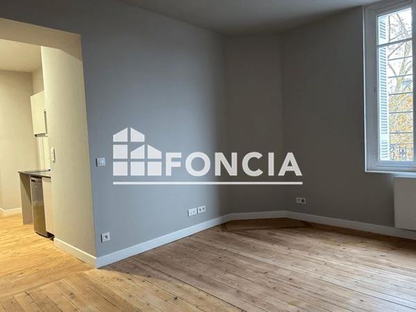 Location Studio 29 m² - 2 RUE JEAN MOULIN - APT N° 204 Saintes 17100