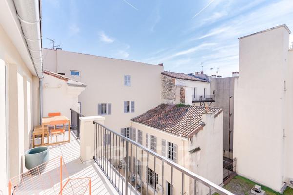 Marseille 1er - duplex rénové avec terrasse
