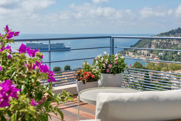 Villa Contemporaine Face à Cap Ferrat