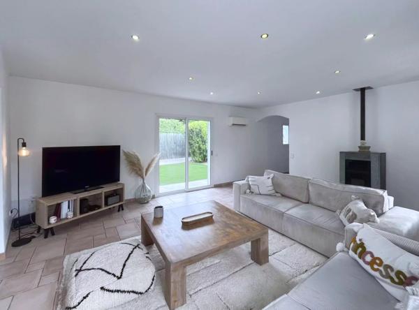 Salernes – Propriété d’Exception avec Vue Dégagée, Piscine et 9 Chambres