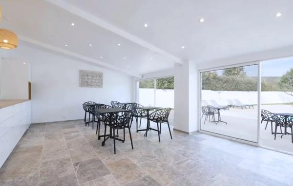 Salernes – Propriété d’Exception avec Vue Dégagée, Piscine et 9 Chambres