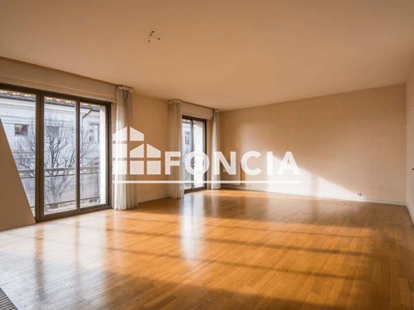Location Appartement 5 pièces 113 m² - 1 BIS BOULEVARD DE GUIZARD Rodez 12000