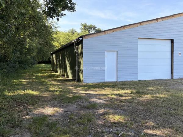 Location                                                      Local commercial
                        
                     1 pièces                      160 m2                     à Gaillac