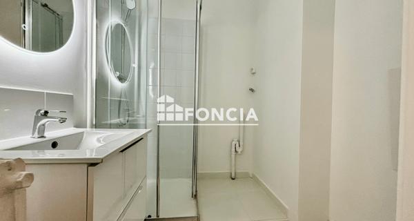 Location Studio 27.73 m² - Suresnes 92150