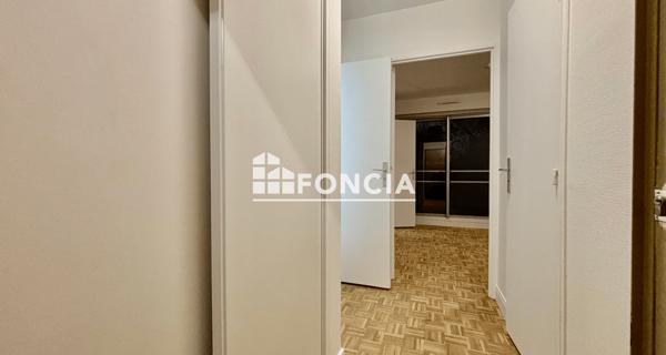Location Studio 27.73 m² - Suresnes 92150
