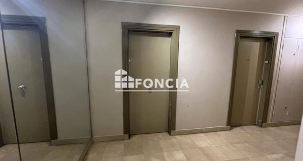Location Studio 27.73 m² - Suresnes 92150
