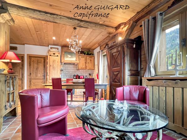 MEGEVE (74) - Beau 3 pièces entièrement refait avec cheminée, beaucoup de charme, vue Mont Blanc