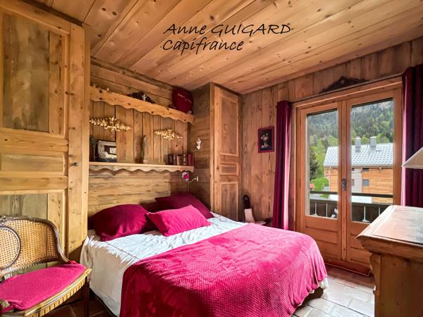 MEGEVE (74) - Beau 3 pièces entièrement refait avec cheminée, beaucoup de charme, vue Mont Blanc