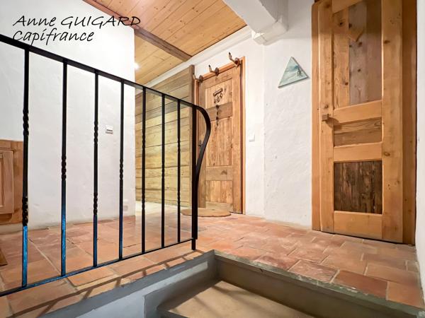MEGEVE (74) - Beau 3 pièces entièrement refait avec cheminée, beaucoup de charme, vue Mont Blanc