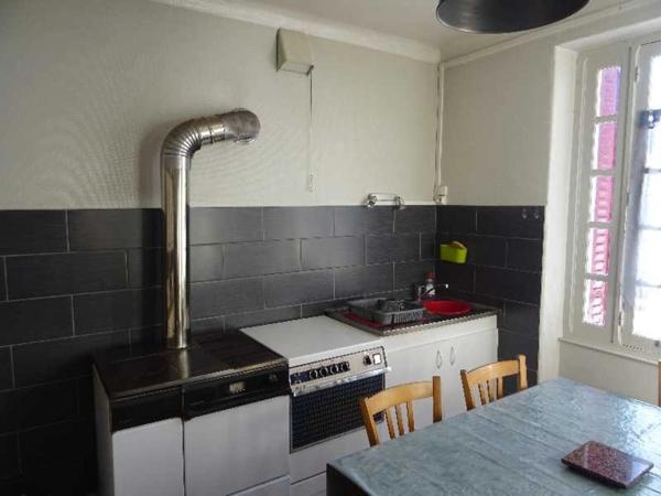 A BUGEAT EN HAUTE CORREZE GRANDE MAISON PIERRE DE 120 M² 5 CHAMBRES