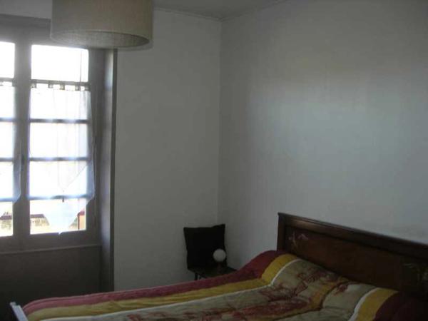 A BUGEAT EN HAUTE CORREZE GRANDE MAISON PIERRE DE 120 M² 5 CHAMBRES