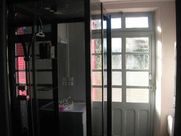 A BUGEAT EN HAUTE CORREZE GRANDE MAISON PIERRE DE 120 M² 5 CHAMBRES