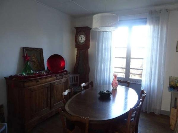 A BUGEAT EN HAUTE CORREZE GRANDE MAISON PIERRE DE 120 M² 5 CHAMBRES