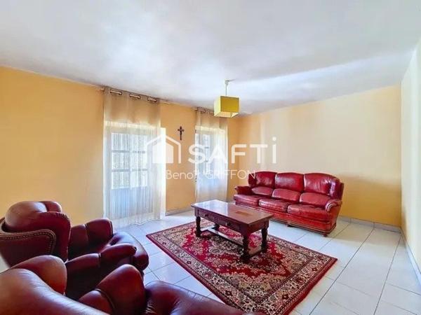 Maison en pierre avec dépendance et jardin