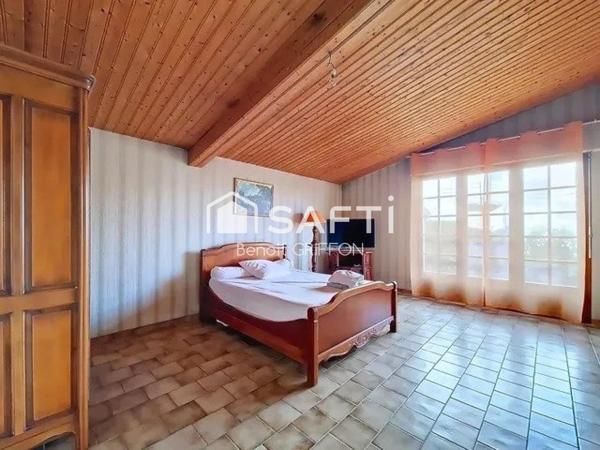 Maison en pierre avec dépendance et jardin