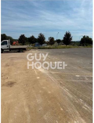 TERRAIN À BÂTIR DE 1 555 M² À VOCATION COMMERCIALE ? EMPLACEMENT STRATÉGIQUE
