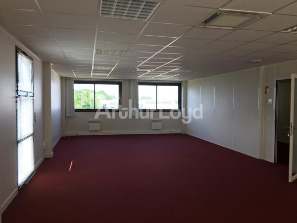 Bureaux climatisés à louer à Seclin accessibilité immédiate et parkings
