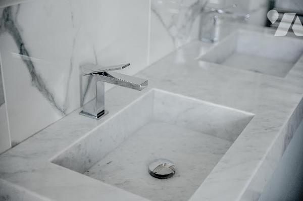 2P rénové au 7e avec terrasse plein ciel, vue dégagée, cave – rare à la vente