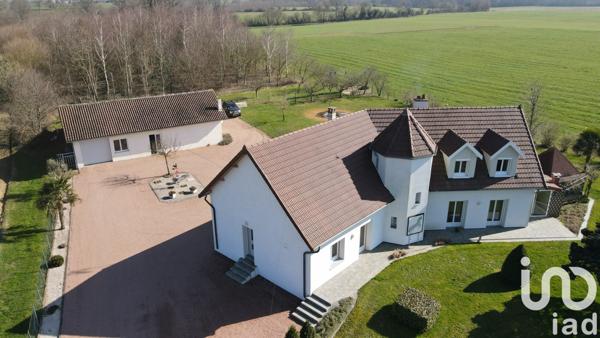 Maison 7 pièces de 160 m² à Romenay (71470)