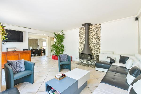 Maison à vendre à Ozouer-le-Voulgis - 4 chambres, et dépendance