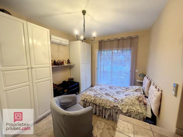 RIANS VILLA 158 m² T4+T3 sur 1225 m² Piscine à pied du village