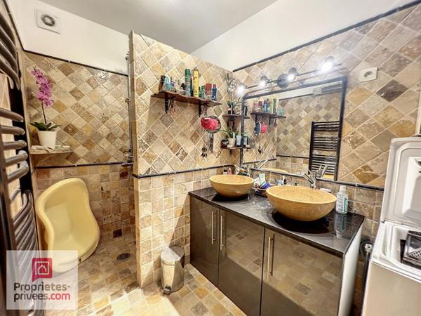 RIANS VILLA 158 m² T4+T3 sur 1225 m² Piscine à pied du village