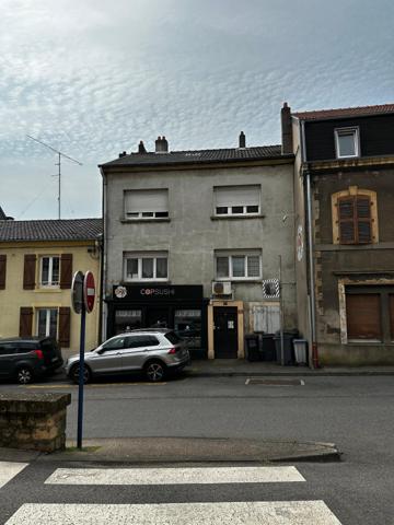 Immeuble de rapport loué à Rombas 250 m² avec local commercial