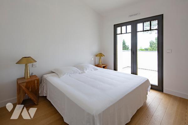 Villa d'exception d'une surface de 238 m² habitables environ sur terrain de 1327 m² avec Piscine