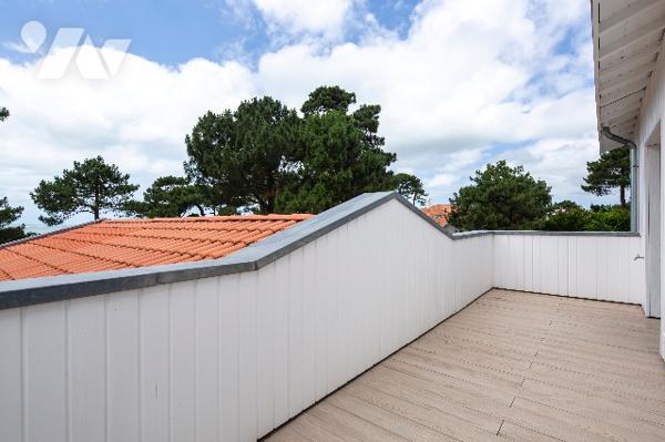 Villa d'exception d'une surface de 238 m² habitables environ sur terrain de 1327 m² avec Piscine