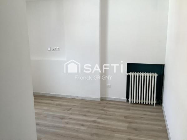 Belle 1930 ,3 chambres(+ combles) avec garage et jardin , à 10 minutes du centre ville