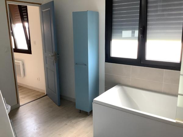 Belle 1930 ,3 chambres(+ combles) avec garage et jardin , à 10 minutes du centre ville