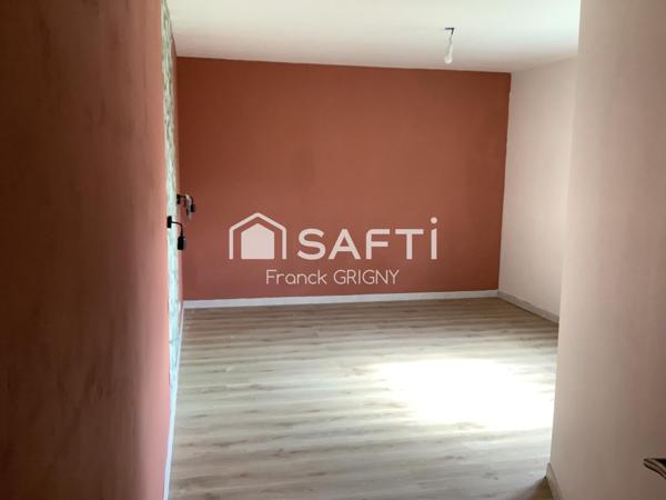 Belle 1930 ,3 chambres(+ combles) avec garage et jardin , à 10 minutes du centre ville