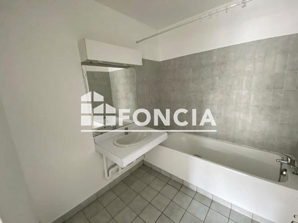 Location Appartement 2 pièces 38.06 m² - 12 RUE DU BOIS MERRAIN Chartres 28000