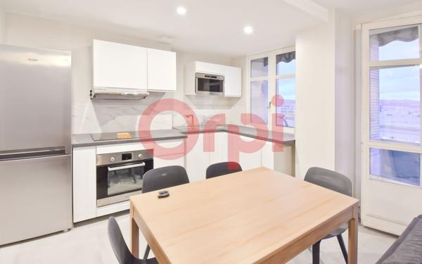 Appartement à louer    2 pièces •  Lyon 8