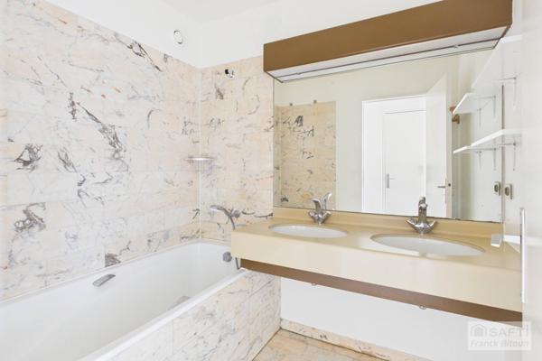 FRONT DE SEINE - 2 PIÈCES DE 53 M² - VUE SEINE ET ÎLE DE LA JATTE