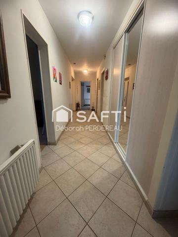 Maison d'habitation avec local commercial