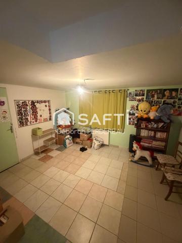 Maison d'habitation avec local commercial