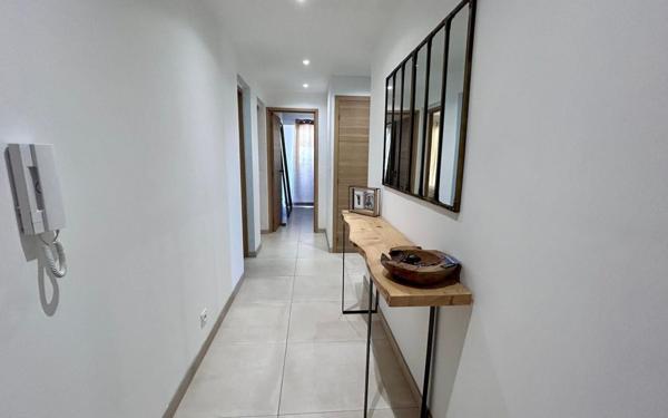 Appartement à vendre    3 pièces • 69,03 m2 Fréjus