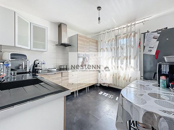 Maison à vendre à Fontaine le Comte - 4 chambres, à proximité des écoles et des commerces