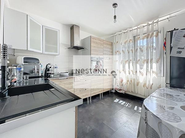 Maison à vendre à Fontaine le Comte - 4 chambres, à proximité des écoles et des commerces