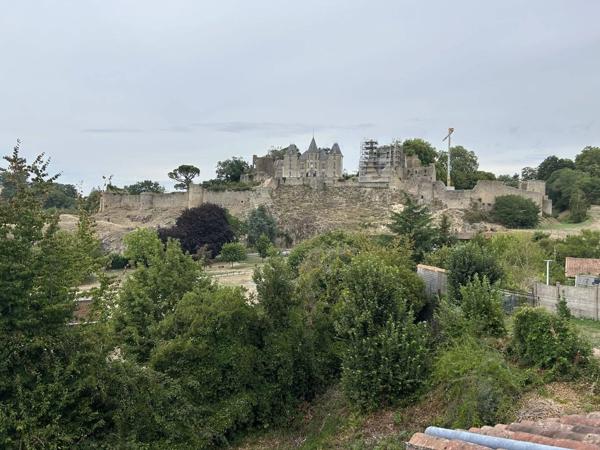 Maison de ville vue château
