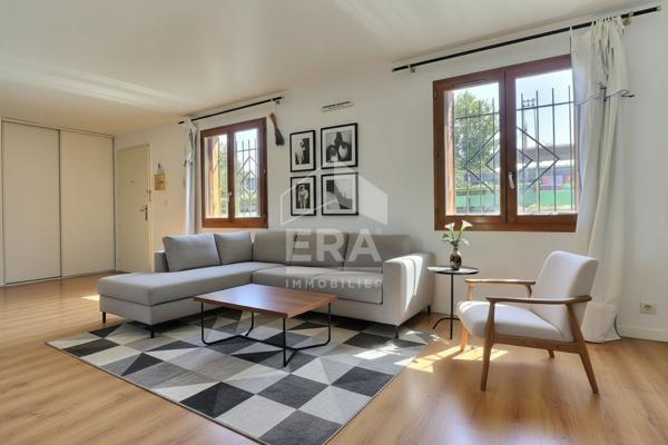 MAGNIFIQUE APPARTEMENT EN BORD DE CANAL AVEC VUE DIRECTE SUR LE STADE DE FRANCE 3 PIÈCES 77 m²  TERRASSE 60 m²  BOX 25 m²