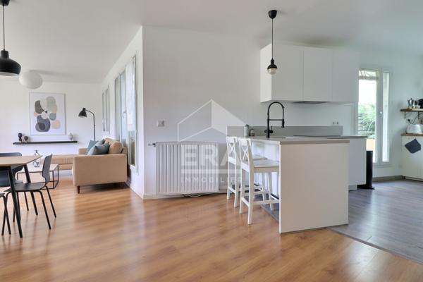 MAGNIFIQUE APPARTEMENT EN BORD DE CANAL AVEC VUE DIRECTE SUR LE STADE DE FRANCE 3 PIÈCES 77 m²  TERRASSE 60 m²  BOX 25 m²