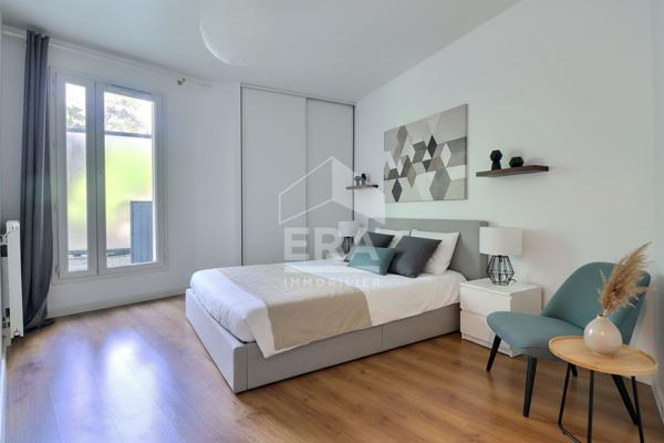 MAGNIFIQUE APPARTEMENT EN BORD DE CANAL AVEC VUE DIRECTE SUR LE STADE DE FRANCE 3 PIÈCES 77 m²  TERRASSE 60 m²  BOX 25 m²