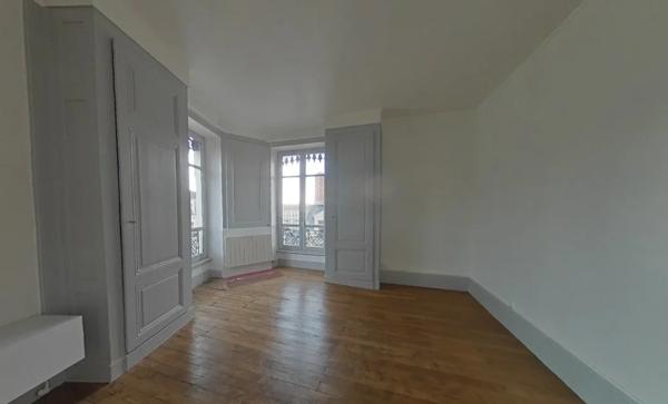 APPARTEMENT T2 A LOUER - LYON 5EME ARRONDISSEMENT Saint-Paul 57.51 m 2 923,85 € charges comprises par mois