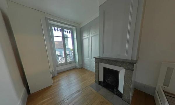 APPARTEMENT T2 A LOUER - LYON 5EME ARRONDISSEMENT Saint-Paul 57.51 m 2 923,85 € charges comprises par mois