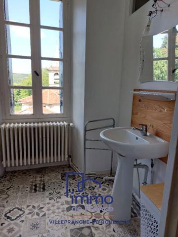 Maison du 17°, 184 m2 hab. avec garage et terrain clos