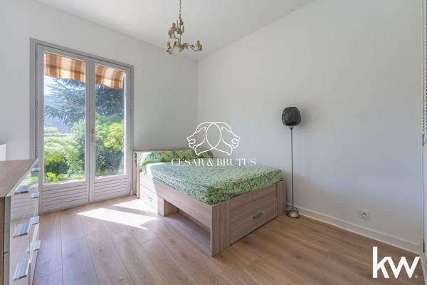 MAISON 170 m² de 10 PIECES – PARCELLE 800 m² – LE CARREAU