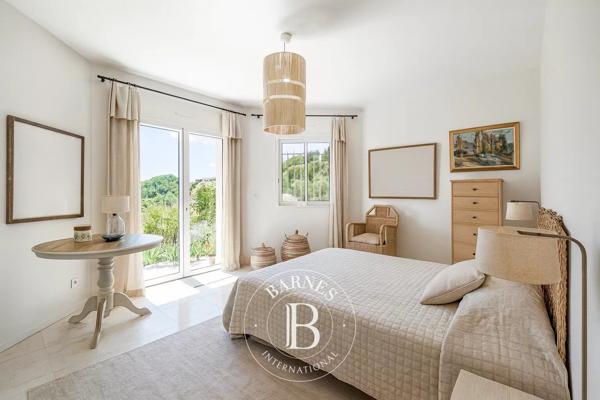 Peymeinade, Villa 4 Chambres -  274 m² à vendre