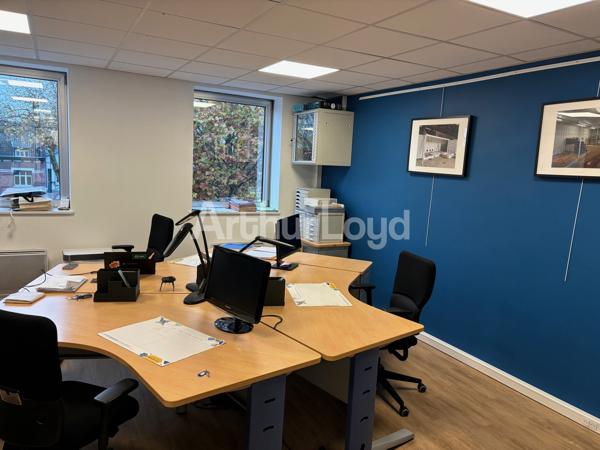 Bureaux à vendre - Emplacement Grands Boulevards à Lille - Immeuble rénové avec parking